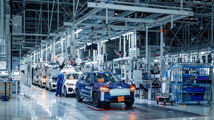 BMW:n ensimmäinen täyssähköinen SAV tuotantovalmiina