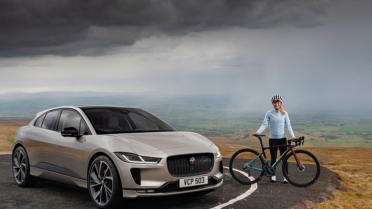 Jaguar I-PACE fullfører Mount Everest-utfordring på én enkelt lading med olympisk sykkelstjerne bak rattet