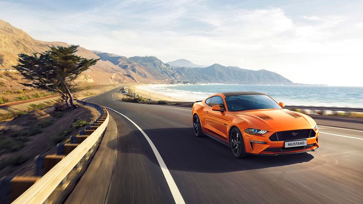 Ford esittelee Mustangin 55-vuotisjuhlavuoden kunniaksi Mustang55 5.0 V8 –erikoismallin ja uudistetun Mustang 2.3 EcoBoostin