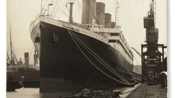Titanic: Originalt håndskrevet og signeret postkort (forside). Vurdering: 30.000-50.000 kr. 