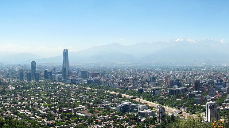 Tät smog över Santiago de Chile.