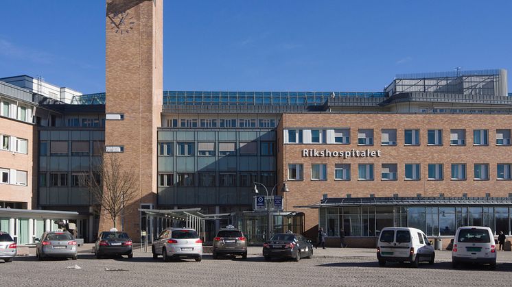 Inngangsparti, OUS Rikshospitalet, der alle organtransplantasjoner i Norge blir utført. Foto: Grethe Ulgjell