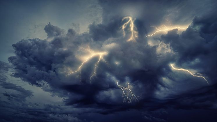 Thunderstorm-Making, en workshop med Azadeh Zaghi. Bild: Unsplash.