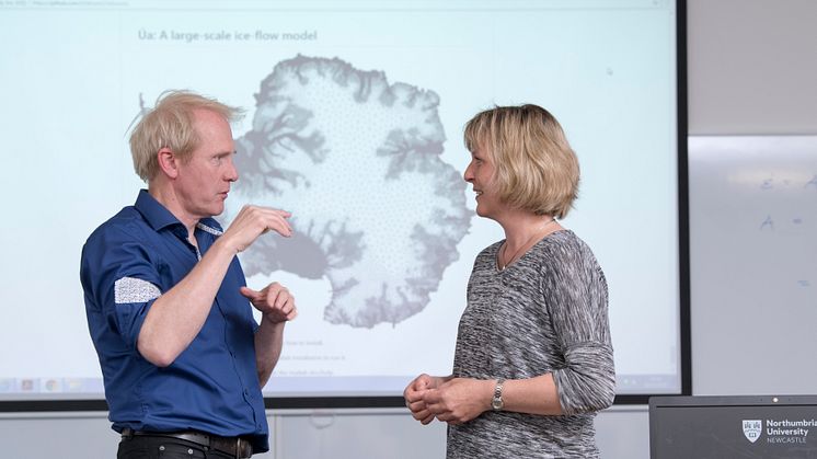 Prof. Hilmar Gudmundsson explaining the modelling tool to Prof. Christine Hvidberg of the University of Copenhagen