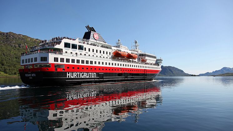 Kongsberg Maritime and Myklebust Verft will convert three Hurtigruten Norwegian Coastal Express vessels, including MS Richard With, to hybrid operation
