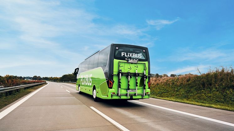 Lämna bilen och ta cykeln på semestern, enkelt med FlixTrain och FlixBus