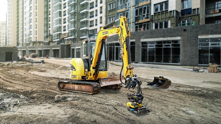 A safe and automatic machine hitch now available for smaller excavators  - Latest innovation from Engcon