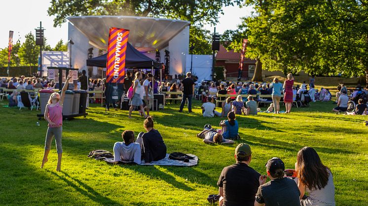 Bild från ett tidigare Sommarlundsevenemang på Vita Scenen i Stadsparken, foto: Elias Theodorsson