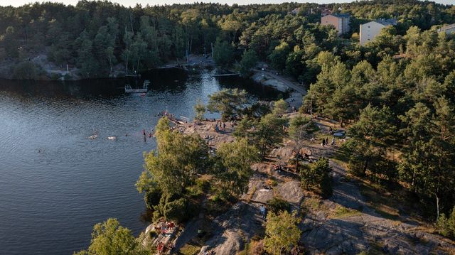 Bergsjön ska bli ännu finare. Den 23 maj är det dags för Hela Bergsjön städar. 