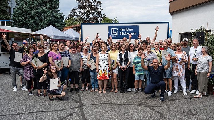 Langjährige Mitarbeiterinnen und Mitarbeiter der LIEBLANG Gruppe wurden im Rahmen eines Sommerfestes geehrt. (Foto: Yasin Pehlivan)