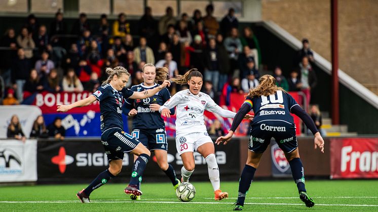 Klubbarna i OBOS Damallsvenskan och Elitettan fattade i kväll ett inriktningsbeslut om att flytta seriepremiärerna till tidigast månadsskiftet maj/juni.