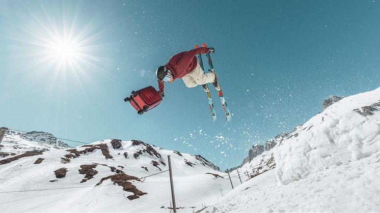 Im Schweizer Skihimmel (c) Schweiz Tourismus / Nicola Fürer