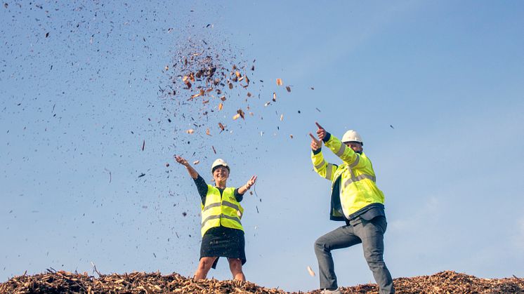 Anna Tenje, kommunstyrelsen ordförande i Växjö och Erik Tellgren, vd på Växjö Energi.