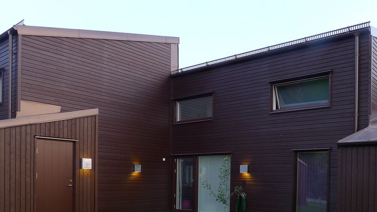 Fox Design har levererat utomhusbelysning till kedjehusen "Västra Johannelund".  Bild 4.