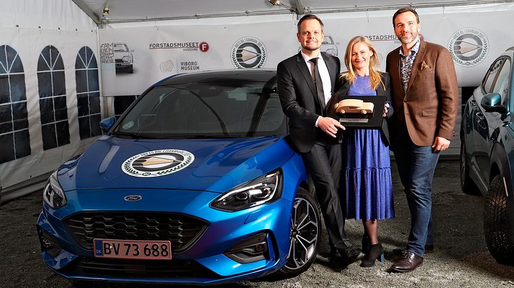 Ford Focus er Årets Bil i Danmark 2019. Fra venstre: Janne Kämäräinen, MD Ford Danmark, Lene Dahlquist, pressechef Ford Danmark, Karsten Lemche, formand i MKD.