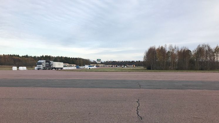 Landningsbanan på gamla flygplatsen. Vad ska hända här?