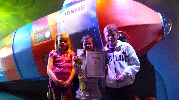 Jennie Engström, 7 år, fick döpa Sjöfartsmuseets mini-ubåt