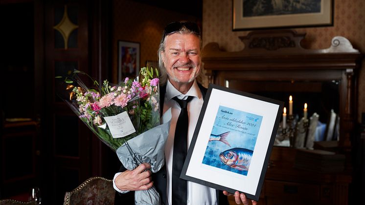 ﻿Alex Rosén (56) ble hedret med tittelen «Årets sildeelsker» under tidenes første Sildegilde på ærverdige Gamle Raadhus i Oslo onsdag. Foto: Edward Dreng Karlsen, Norges sjømatråd