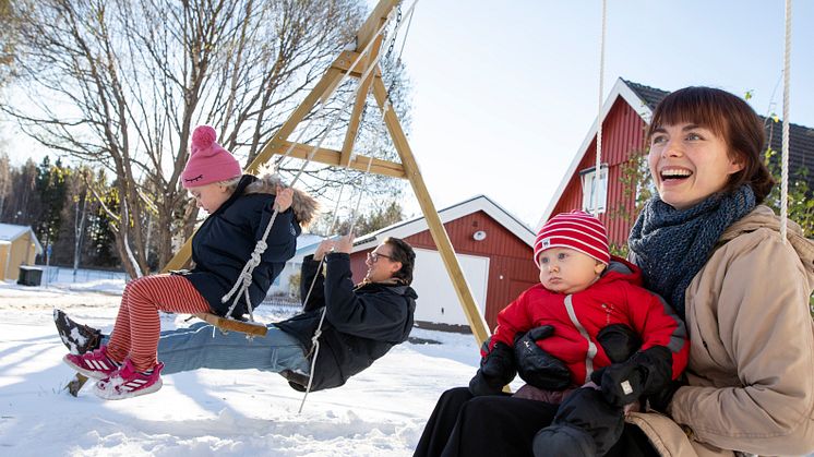 När Marie Vestermark fick hemlängtan gick det fort. Brooklynfamiljen, med barnen Ruth och Ossian, tog sitt pick och pack och hamnade i föräldrahemmet på Morö Backe i väntan på en lägenhet.