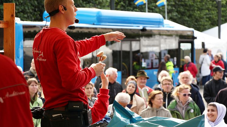 Kretsloppis och swopping på Stora torget