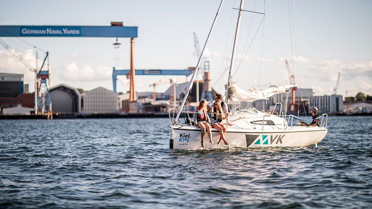 Bis Sonntag, 17.09. kann noch an einer Vielzahl von Segelkursen im Segelcamp powered by Stadtwerke Kiel teilgenommen werden