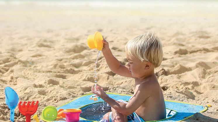 Strandbassenget er lett å pakke ned når det er på tide å dra hjem.