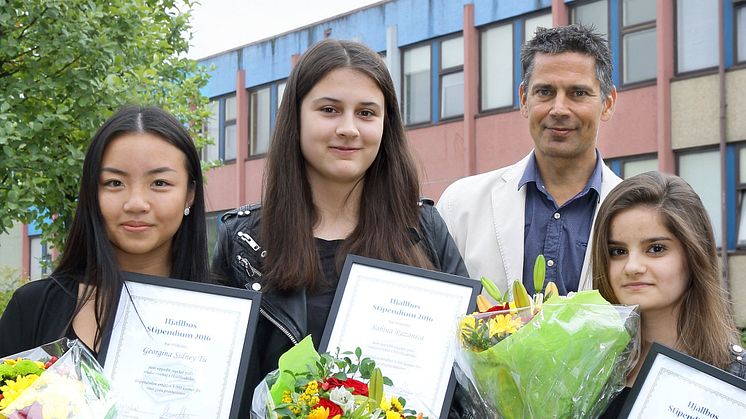 Positiva förebilder i Hjällbo fick stipendium  