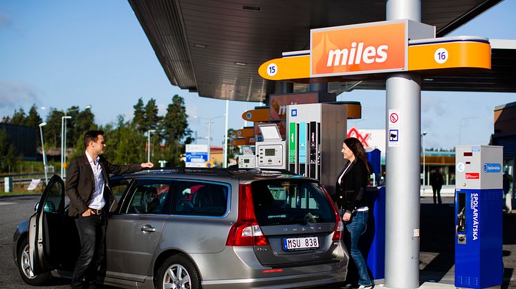 Statoil först på svenska marknaden med en bensin som spar bensin 
