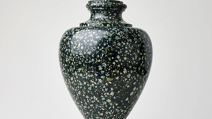 Urn with lid, Greek porphyry