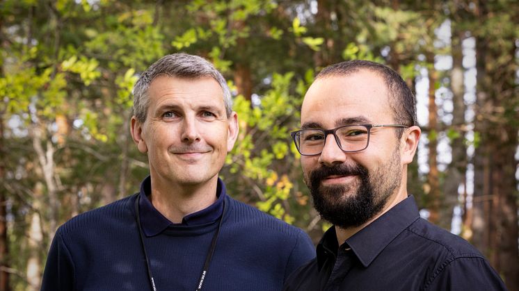 Johan Elf och Özden Baltekin får Uppsala universitets innovationspris Hjärnäpplet 2022. Foto: Mikael Wallerstedt