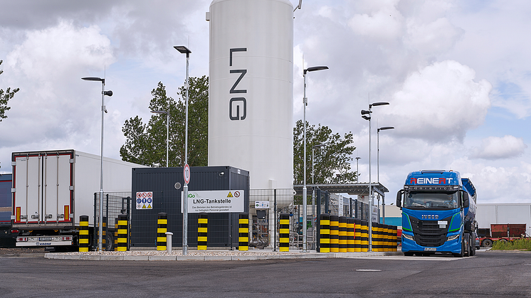 lng-lkw-an-einer-vigo-bioenergy-tankstelle-zukunftgas_swen_gottschall_rgb