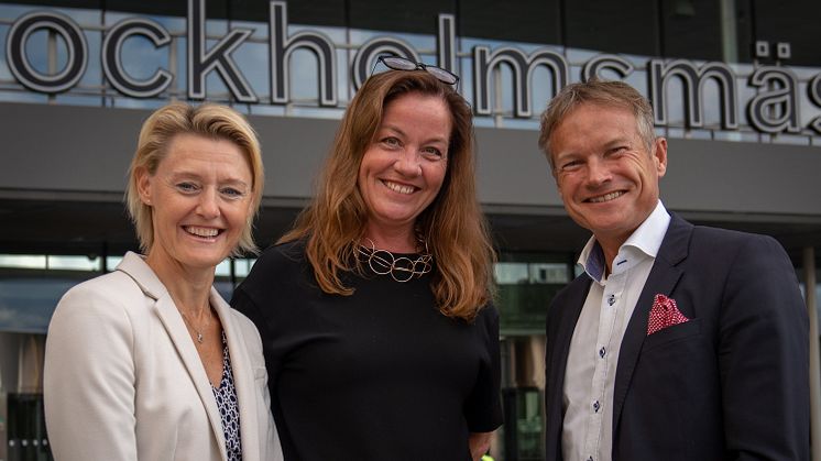 Från vänster: Anette Ternström Andersson, ny produktionsdirektör på Stockholmsmässan. Camilla Hållbro, nyutnämnd kommersiell direktör. Patric Sjöberg, vd.
