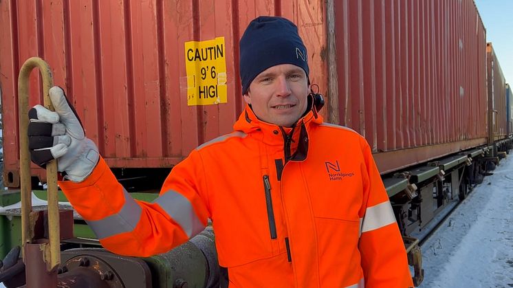 Magnus Grimhed, Marknad- & försäljningschef, Norrköpings Hamn, är mycket glad över att kunna erbjuda kunderna möjlighet till mer hållbara transporter.