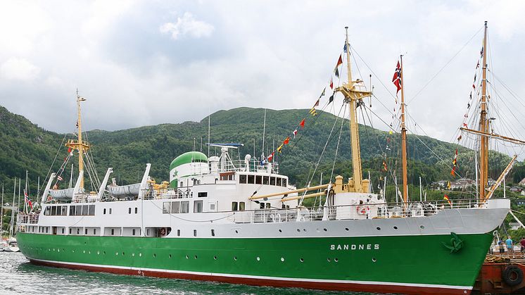 "Medvindbåten" MS Sandnes under Arendalsuka.