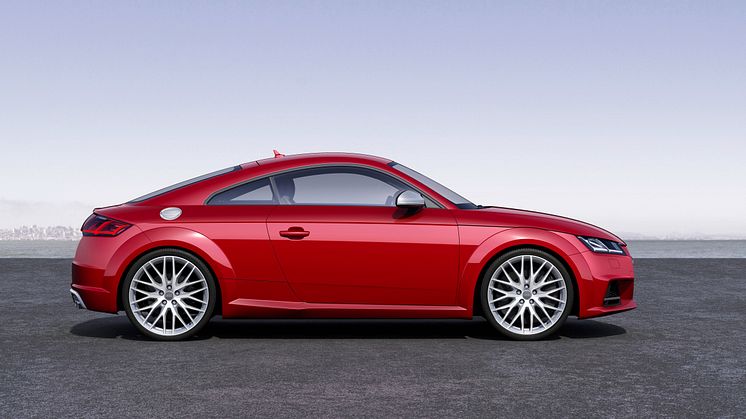 Audi TT - fra siden