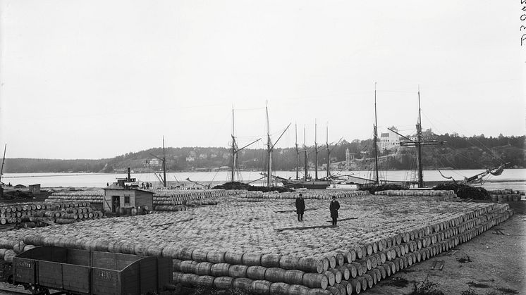 Silltunnor lastade i Värtahamnen