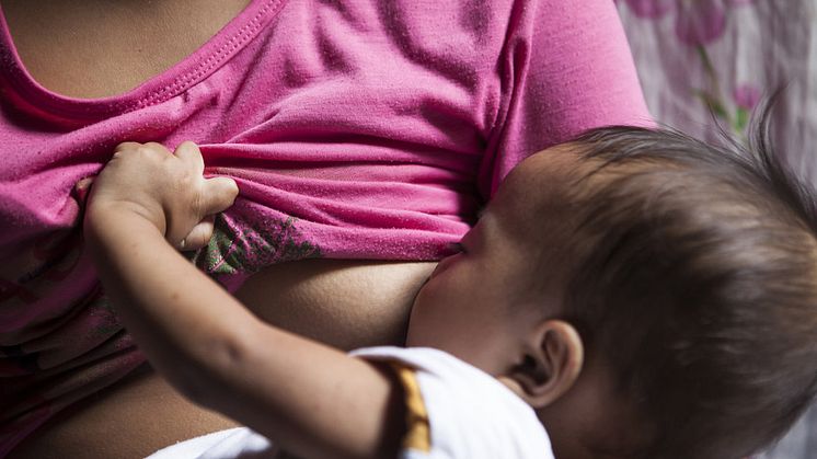 Ökad amning i utvecklingsländer kan minska barnadödligheten med 20 procent