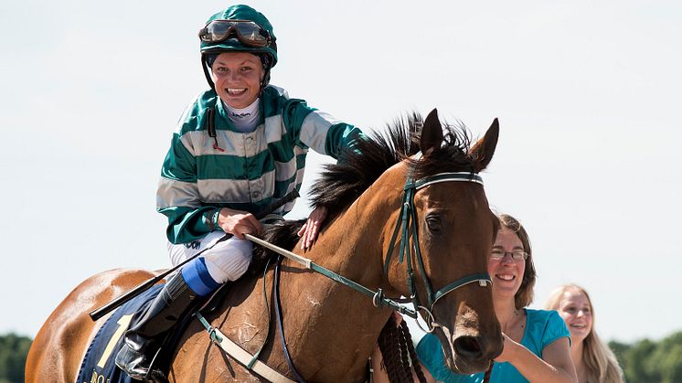 Svenska Fanny Olsson blir Sveriges representant i Lady Jockeys’ Thoroughbred World Championship på Bro Park den 4 juli