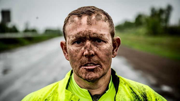 Bilden föreställer Måns efter 3 h cykling i Ryssland 2017. 