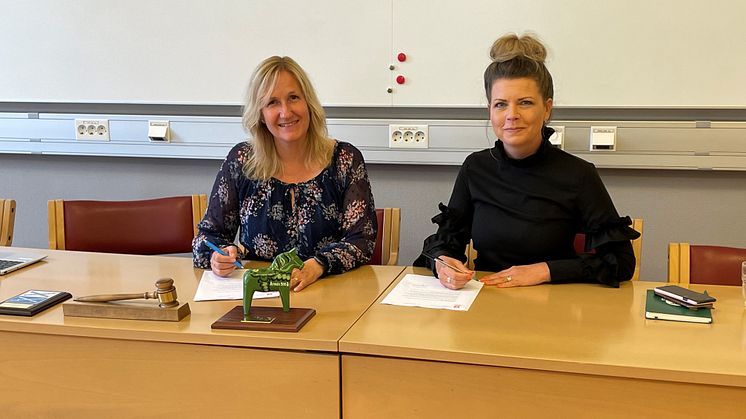 Anna Hed (C) kommunalråd i Mora kommun och Sofia Jarl (C), regionråd i Region Dalarna.