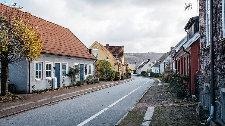 Det är ofta ett aktivt val att stanna kvar på hemorten på landsbygden, det handlar inte om att bli övergiven eller att vara en förlorare. Foto: Jonas Jacobsson, Unsplash