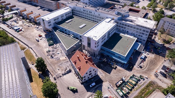 Vid Mälarsjukhuset, som är Sörmland största sjukhus uppförs en ny modern akutvårdsbyggnad, E62. Bild NCC.