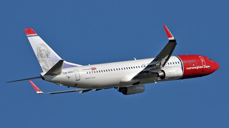 Norwegian-flyet LN-NOU tar av 