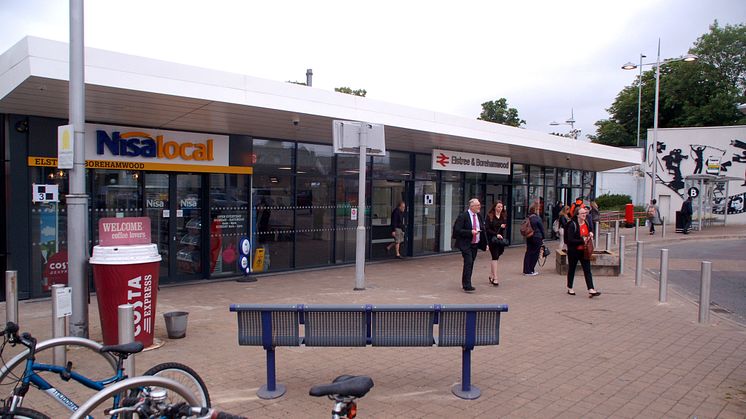 Elstree & Borehamwood station front