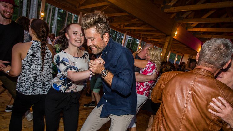 Närmare 100 000 danssugna lockas till Malung varje sommar och nu satsar arrangörerna bakom Svenska Dansbandsveckan på att locka fler islänningar till evenemanget. Foto: Svenska Dansbandsveckan