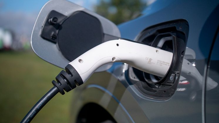 I en ny undersøgelse blandt 378 ejere af plug-in hybridbiler svarer 89 procent, at de i høj grad udnytter el-potentialet, og i gennemsnit klares 69 procent af det daglige kørselsbehov på ren el. Foto: PR.