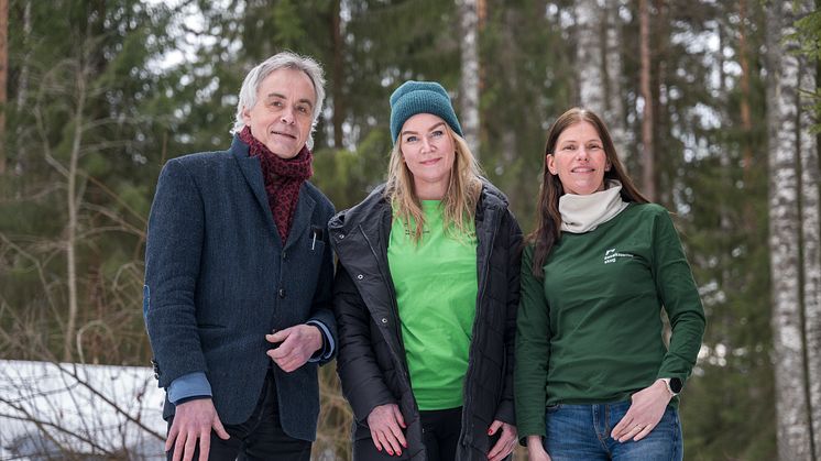 - Anno Norsk skogmuseum blir en dimensjon rikere med Besøkssenter skog, sier avdelingsdirektør Stig Hoseth (f.v.), daglig leder ved skogsenteret, Sigrun Skjelseth og rådgiver Ingvild Herberg. (Foto: Ali Suliman/Anno)