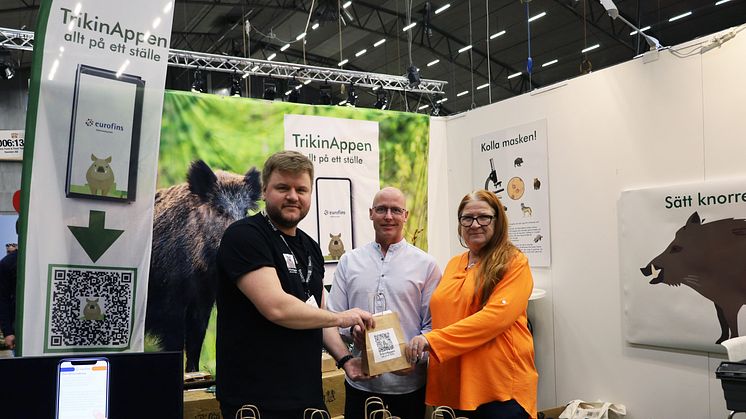 David Gustafsson t.v. tillsammans med Peter Silvåker och Jenny Nilsson, JP Hästveda på Elmia Game Fair som pågår den 18-20 maj i Jönköping.
