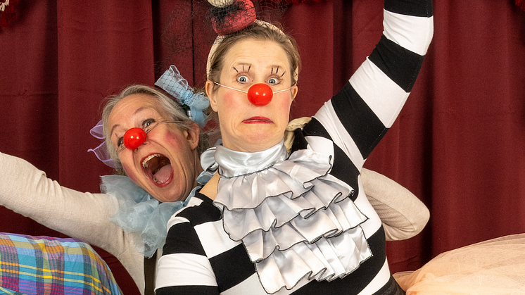 Maria Lindstedt och Tina Ruth är clownerna Klara och Puff. 