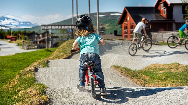 Fredagsmys och cykeldisco i Ramundbergets cykelpark 